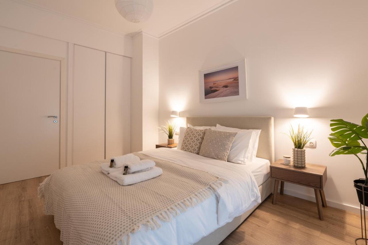 Unique 2 Bedrooms Apartment, Steps To Plaka And City Center Атина Екстериор снимка