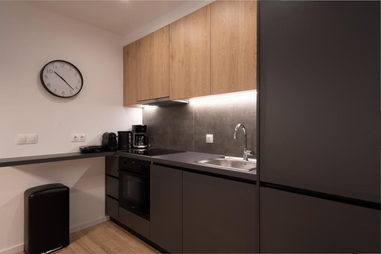 Unique 2 Bedrooms Apartment, Steps To Plaka And City Center Атина Екстериор снимка