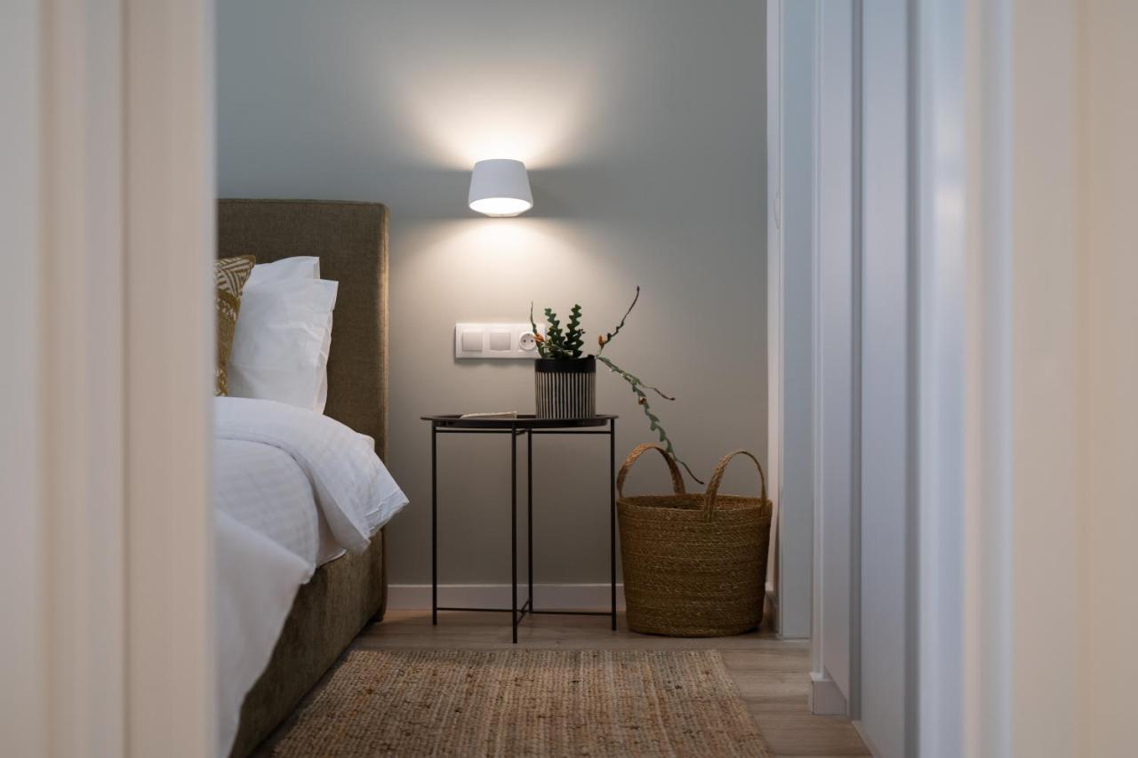 Unique 2 Bedrooms Apartment, Steps To Plaka And City Center Атина Екстериор снимка