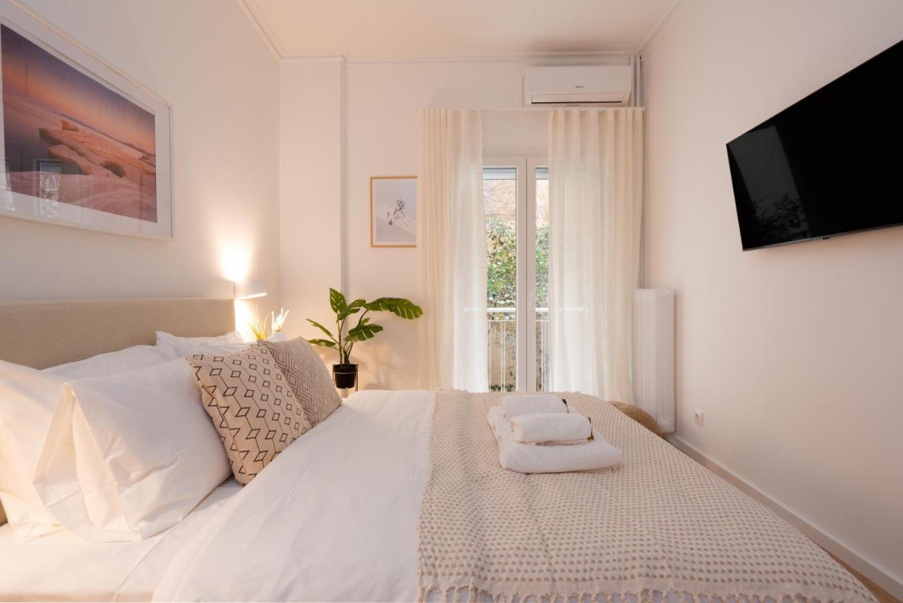 Unique 2 Bedrooms Apartment, Steps To Plaka And City Center Атина Екстериор снимка