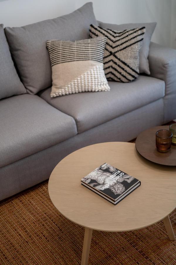 Unique 2 Bedrooms Apartment, Steps To Plaka And City Center Атина Екстериор снимка