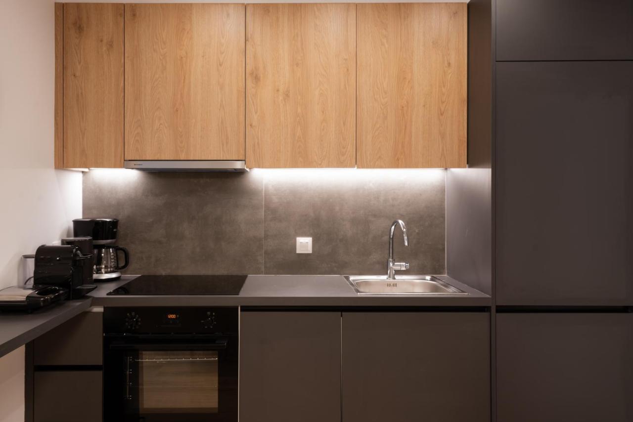Unique 2 Bedrooms Apartment, Steps To Plaka And City Center Атина Екстериор снимка
